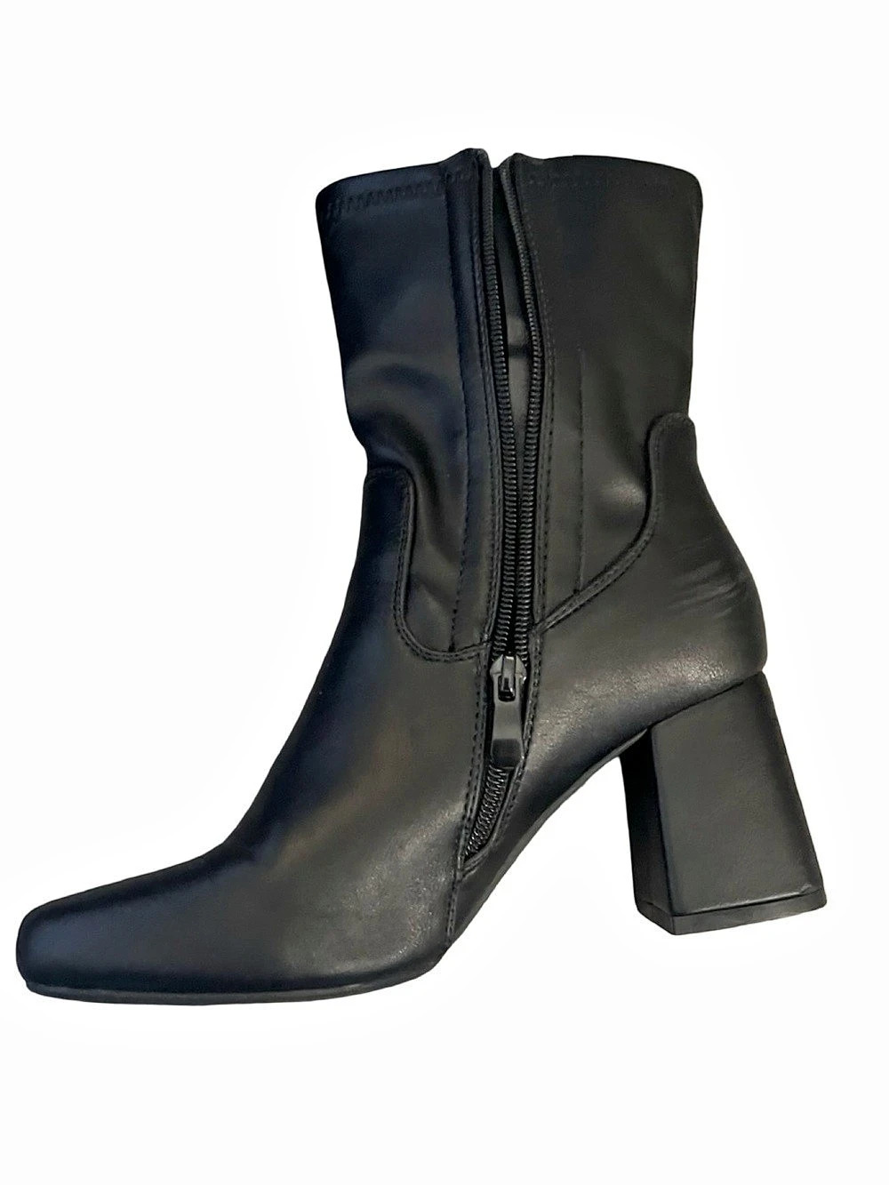 Dream Pairs Heeled Ankle Boots in Black US 8 Like New